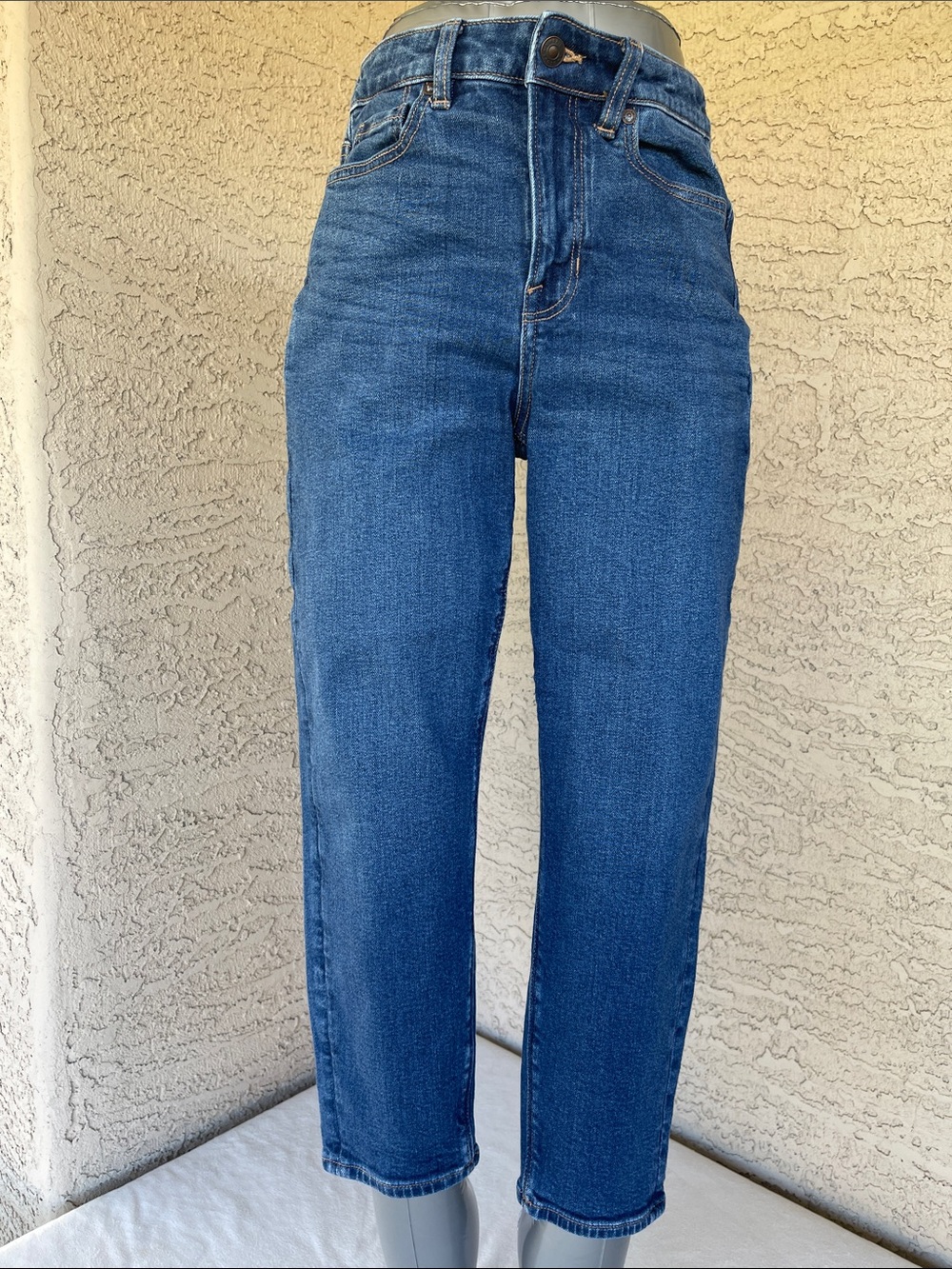 American Eagle Outfitters Straight-Leg Jeans in Deep Blue Wash